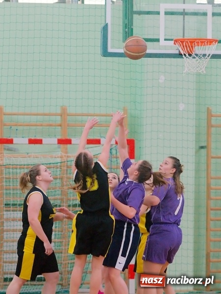Zdjęcie w galerii na portalu naszraciborz.pl: Koszykarki CKZiU nr 1 lepsze od Czerwionki-Leszczyn wiadomości z regionu