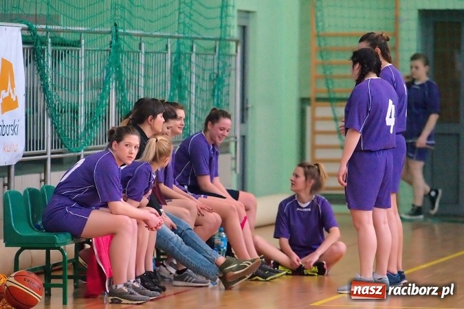 Zdjęcie w galerii na portalu naszraciborz.pl: Koszykarki CKZiU nr 1 lepsze od Czerwionki-Leszczyn wiadomości z regionu