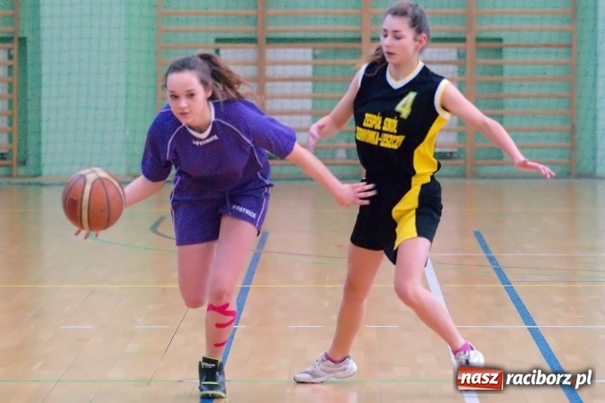 Zdjęcie w galerii na portalu naszraciborz.pl: Koszykarki CKZiU nr 1 lepsze od Czerwionki-Leszczyn wiadomości z regionu