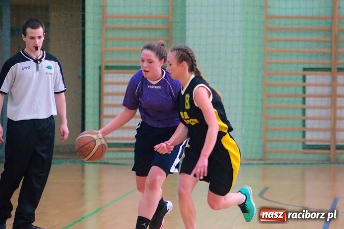 Zdjęcie w galerii na portalu naszraciborz.pl: Koszykarki CKZiU nr 1 lepsze od Czerwionki-Leszczyn wiadomości z regionu