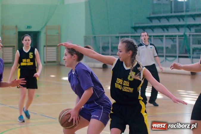 Zdjęcie w galerii na portalu naszraciborz.pl: Koszykarki CKZiU nr 1 lepsze od Czerwionki-Leszczyn wiadomości z regionu