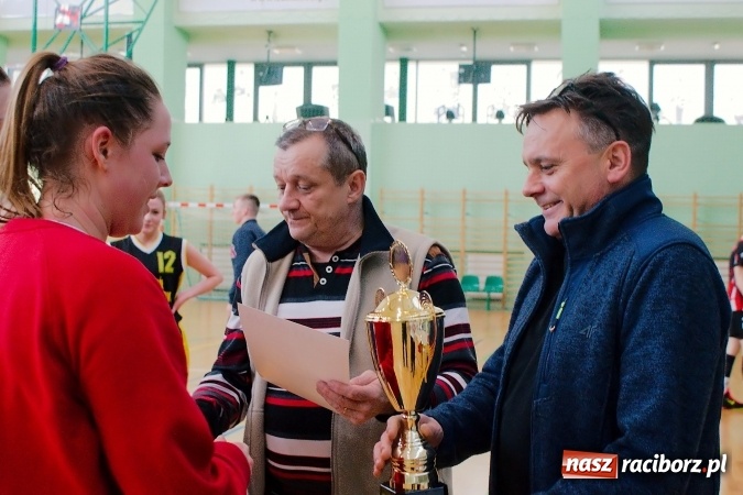 Zdjęcie w galerii na portalu naszraciborz.pl: Koszykarki CKZiU nr 1 lepsze od Czerwionki-Leszczyn wiadomości z regionu