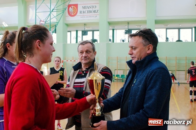 Zdjęcie w galerii na portalu naszraciborz.pl: Koszykarki CKZiU nr 1 lepsze od Czerwionki-Leszczyn wiadomości z regionu