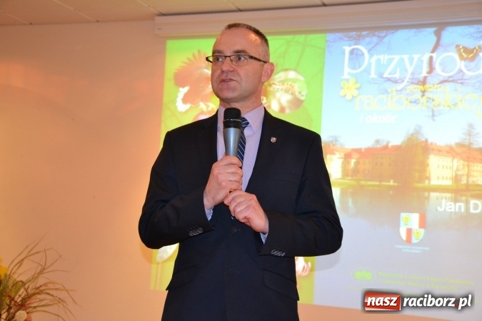Zdjęcie w galerii na portalu naszraciborz.pl: Niezwykłości przyrody powiatu raciborskiego i okolic - promocja książki na zamku  wiadomości z regionu
