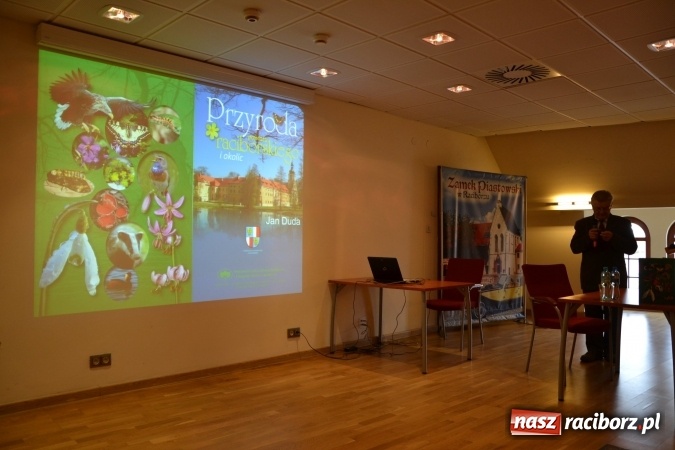 Zdjęcie w galerii na portalu naszraciborz.pl: Niezwykłości przyrody powiatu raciborskiego i okolic - promocja książki na zamku  wiadomości z regionu