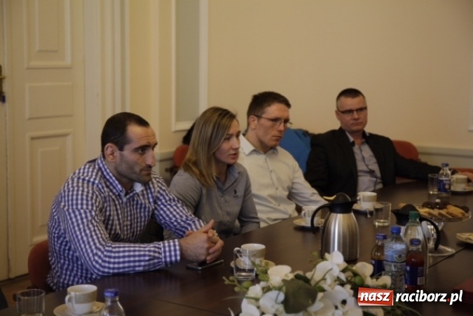 Zdjęcie w galerii na portalu naszraciborz.pl: Medaliści ME w zapasach z wizytą w Ministerstwie Sportu wiadomości z regionu