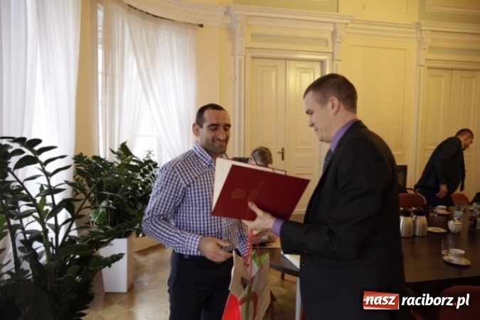 Zdjęcie w galerii na portalu naszraciborz.pl: Medaliści ME w zapasach z wizytą w Ministerstwie Sportu wiadomości z regionu