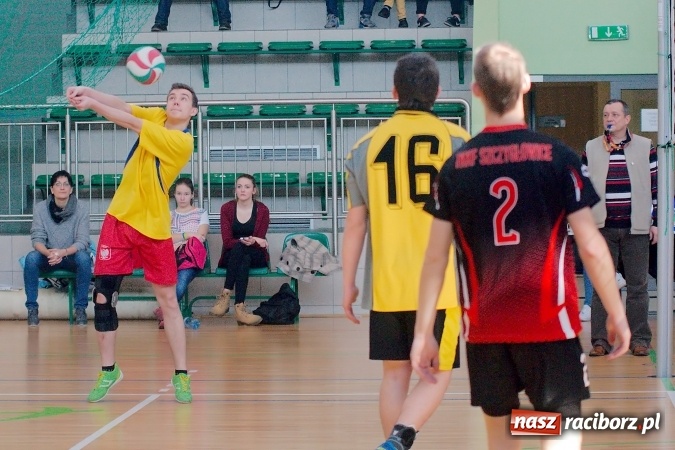 Zdjęcie w galerii na portalu naszraciborz.pl: Siatkarze ZSOMS pewnie awansowali do dalszych rozgrywek wiadomości z regionu