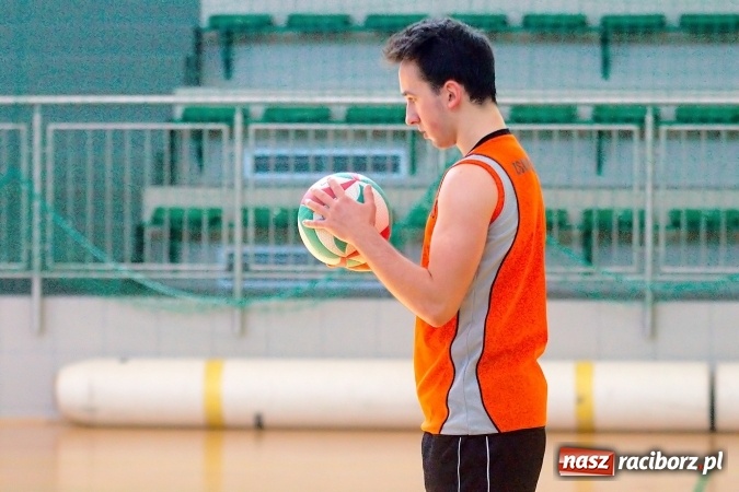 Zdjęcie w galerii na portalu naszraciborz.pl: Siatkarze ZSOMS pewnie awansowali do dalszych rozgrywek wiadomości z regionu