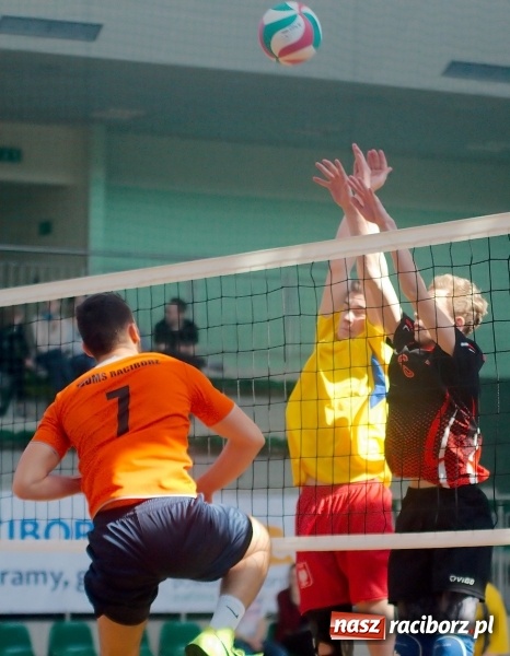 Zdjęcie w galerii na portalu naszraciborz.pl: Siatkarze ZSOMS pewnie awansowali do dalszych rozgrywek wiadomości z regionu