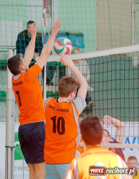 Zdjęcie w galerii na portalu naszraciborz.pl: Siatkarze ZSOMS pewnie awansowali do dalszych rozgrywek wiadomości z regionu