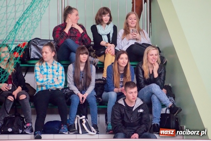 Zdjęcie w galerii na portalu naszraciborz.pl: Siatkarze ZSOMS pewnie awansowali do dalszych rozgrywek wiadomości z regionu