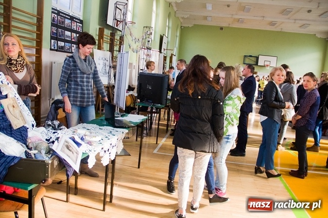 Zdjęcie w galerii na portalu naszraciborz.pl: Targi Pracy i Edukacji w Budowlance - fotoreportaż wiadomości z regionu
