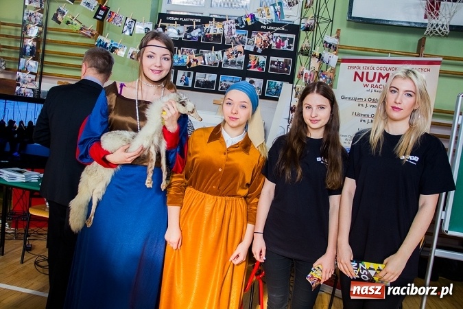 Zdjęcie w galerii na portalu naszraciborz.pl: Targi Pracy i Edukacji w Budowlance - fotoreportaż wiadomości z regionu