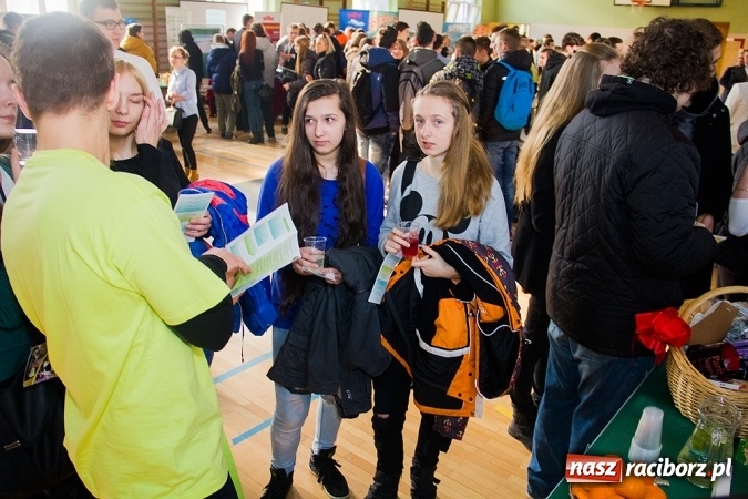 Zdjęcie w galerii na portalu naszraciborz.pl: Targi Pracy i Edukacji w Budowlance - fotoreportaż wiadomości z regionu