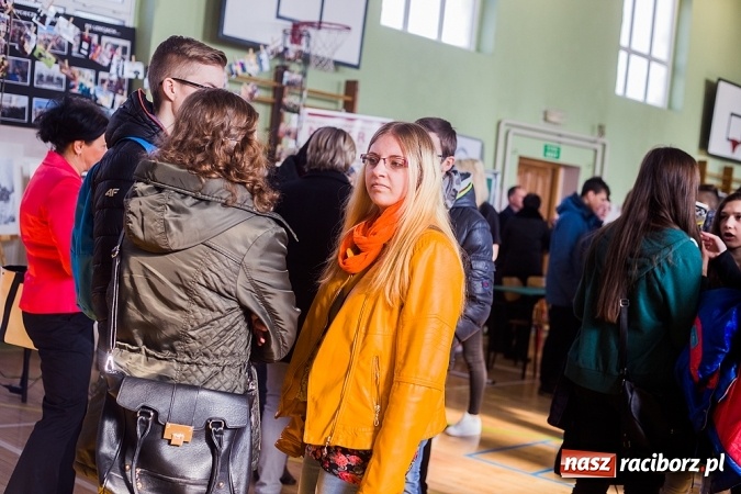 Zdjęcie w galerii na portalu naszraciborz.pl: Targi Pracy i Edukacji w Budowlance - fotoreportaż wiadomości z regionu