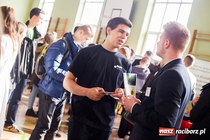 Zdjęcie w galerii na portalu naszraciborz.pl: Targi Pracy i Edukacji w Budowlance - fotoreportaż wiadomości z regionu