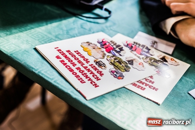 Zdjęcie w galerii na portalu naszraciborz.pl: Targi Pracy i Edukacji w Budowlance - fotoreportaż wiadomości z regionu