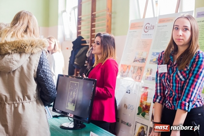 Zdjęcie w galerii na portalu naszraciborz.pl: Targi Pracy i Edukacji w Budowlance - fotoreportaż wiadomości z regionu