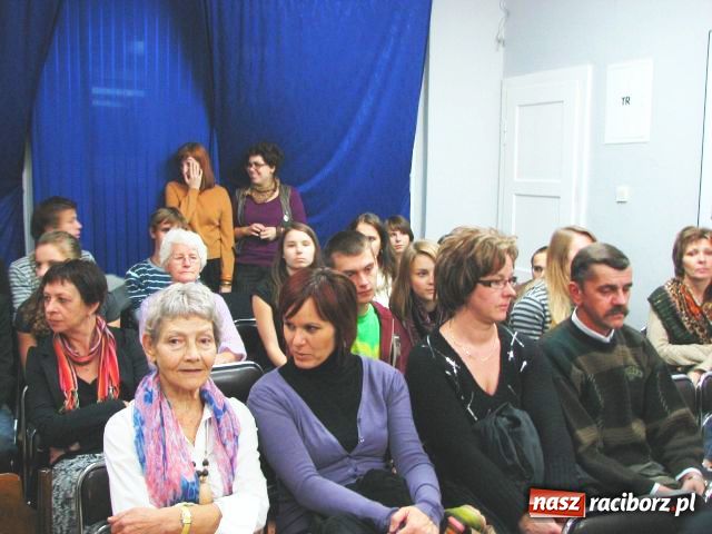 Zdjęcie w galerii na portalu naszraciborz.pl: Marek Hłasko oczami licealistów wiadomości z regionu