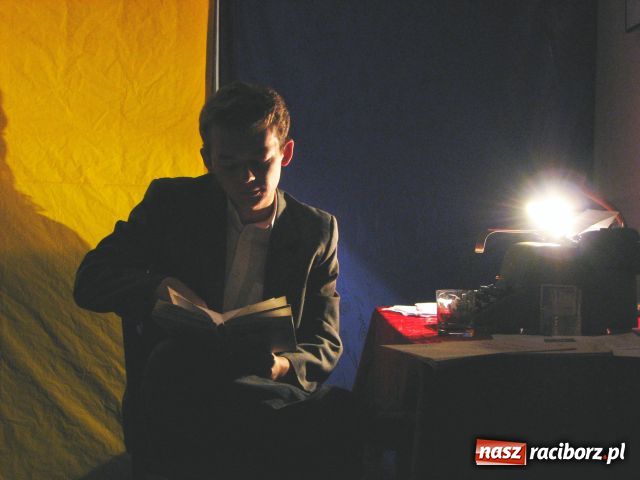 Zdjęcie w galerii na portalu naszraciborz.pl: Marek Hłasko oczami licealistów wiadomości z regionu