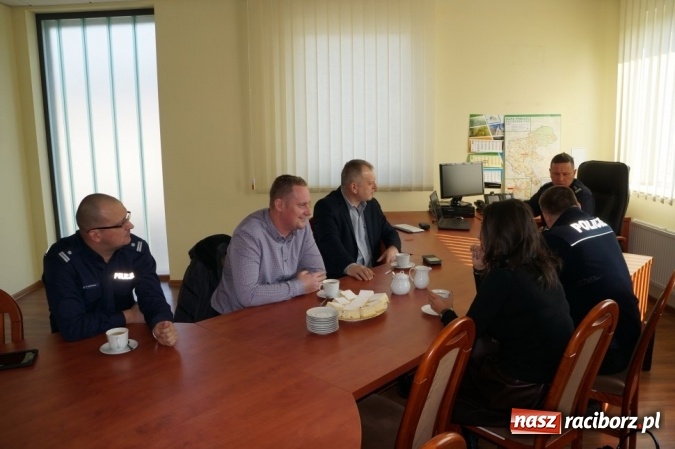Zdjęcie w galerii na portalu naszraciborz.pl: Czescy policjanci odwiedzili raciborskich stróżów prawa wiadomości z regionu