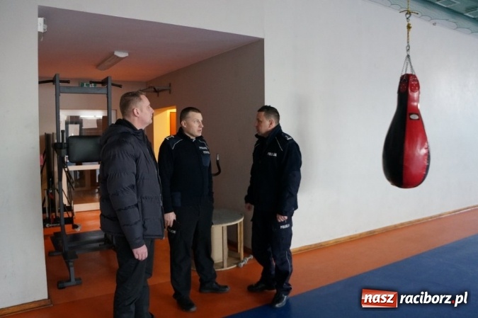 Zdjęcie w galerii na portalu naszraciborz.pl: Czescy policjanci odwiedzili raciborskich stróżów prawa wiadomości z regionu