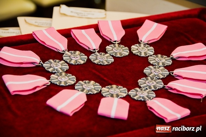 Zdjęcie w galerii na portalu naszraciborz.pl: Kolejne pary odznaczone Medalami za Długoletnie Pożycie Małżeńskie wiadomości z regionu