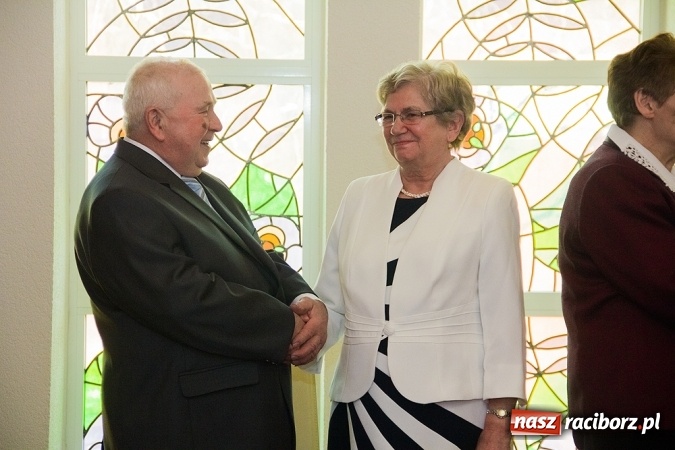 Zdjęcie w galerii na portalu naszraciborz.pl: Kolejne pary odznaczone Medalami za Długoletnie Pożycie Małżeńskie wiadomości z regionu
