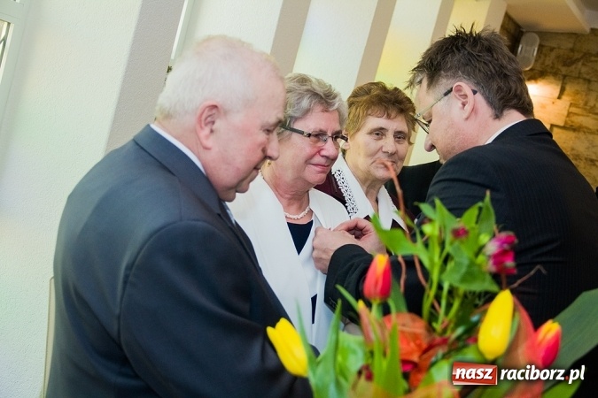 Zdjęcie w galerii na portalu naszraciborz.pl: Kolejne pary odznaczone Medalami za Długoletnie Pożycie Małżeńskie wiadomości z regionu