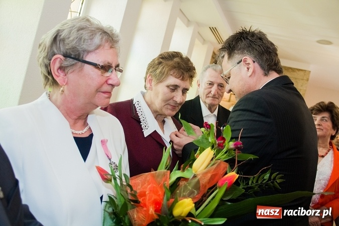 Zdjęcie w galerii na portalu naszraciborz.pl: Kolejne pary odznaczone Medalami za Długoletnie Pożycie Małżeńskie wiadomości z regionu
