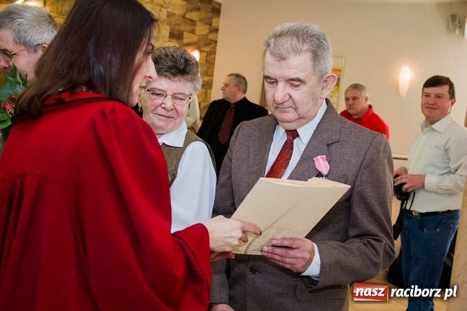 Zdjęcie w galerii na portalu naszraciborz.pl: Kolejne pary odznaczone Medalami za Długoletnie Pożycie Małżeńskie wiadomości z regionu