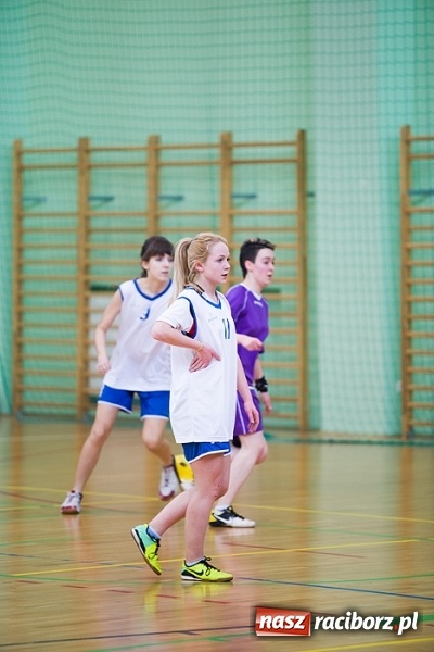 Zdjęcie w galerii na portalu naszraciborz.pl: XII Makroregionalny Turniej w Halowej Piłce Nożnej Dziewcząt Szkół Ponadgimnazjalnych wiadomości z regionu