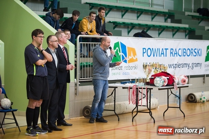 Zdjęcie w galerii na portalu naszraciborz.pl: XII Makroregionalny Turniej w Halowej Piłce Nożnej Dziewcząt Szkół Ponadgimnazjalnych wiadomości z regionu