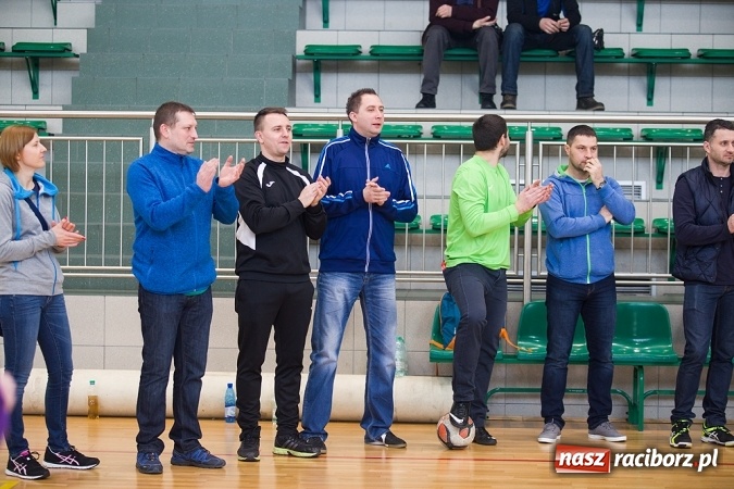 Zdjęcie w galerii na portalu naszraciborz.pl: XII Makroregionalny Turniej w Halowej Piłce Nożnej Dziewcząt Szkół Ponadgimnazjalnych wiadomości z regionu