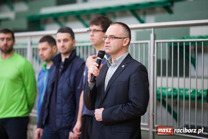 Zdjęcie w galerii na portalu naszraciborz.pl: XII Makroregionalny Turniej w Halowej Piłce Nożnej Dziewcząt Szkół Ponadgimnazjalnych wiadomości z regionu