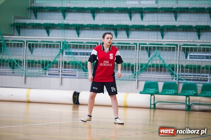 Zdjęcie w galerii na portalu naszraciborz.pl: XII Makroregionalny Turniej w Halowej Piłce Nożnej Dziewcząt Szkół Ponadgimnazjalnych wiadomości z regionu