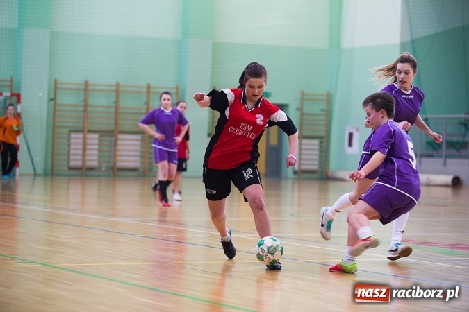 Zdjęcie w galerii na portalu naszraciborz.pl: XII Makroregionalny Turniej w Halowej Piłce Nożnej Dziewcząt Szkół Ponadgimnazjalnych wiadomości z regionu