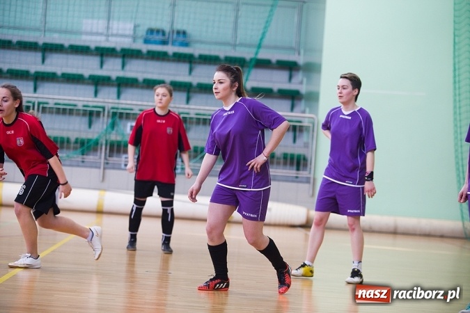 Zdjęcie w galerii na portalu naszraciborz.pl: XII Makroregionalny Turniej w Halowej Piłce Nożnej Dziewcząt Szkół Ponadgimnazjalnych wiadomości z regionu