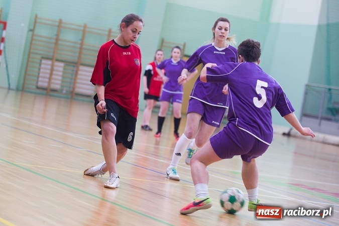 Zdjęcie w galerii na portalu naszraciborz.pl: XII Makroregionalny Turniej w Halowej Piłce Nożnej Dziewcząt Szkół Ponadgimnazjalnych wiadomości z regionu