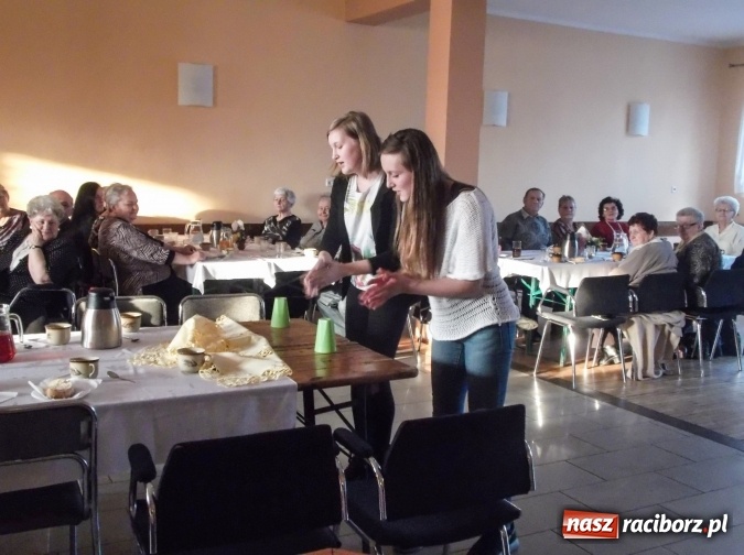 Zdjęcie w galerii na portalu naszraciborz.pl: Koło emerytów z Nędzy zaprosiło na Dzień Kobiet i Mężczyzn wiadomości z regionu