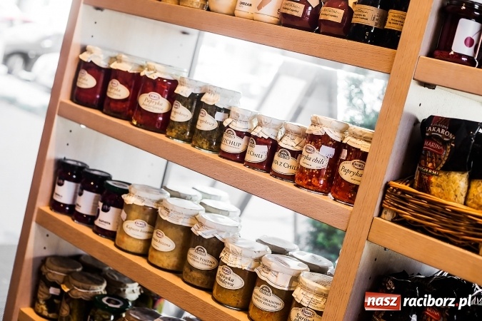 Zdjęcie w galerii na portalu naszraciborz.pl: Wędzarnia zaprasza na wielkanocne zakupy i życzy Wesołych Świąt! wiadomości z regionu