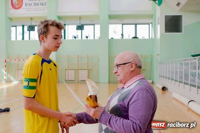 Zdjęcie w galerii na portalu naszraciborz.pl: Raciborska Unia zdominowała turniej trampkarzy starszych. Paweł Witt najlepszym zawodnikiem i królem strzelców wiadomości z regionu