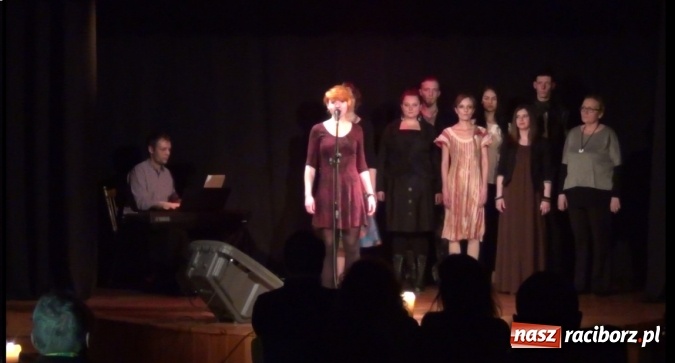 Zdjęcie w galerii na portalu naszraciborz.pl: DO GÓRY DNEM – koncertowe reminiscencje po warsztatach wiadomości z regionu