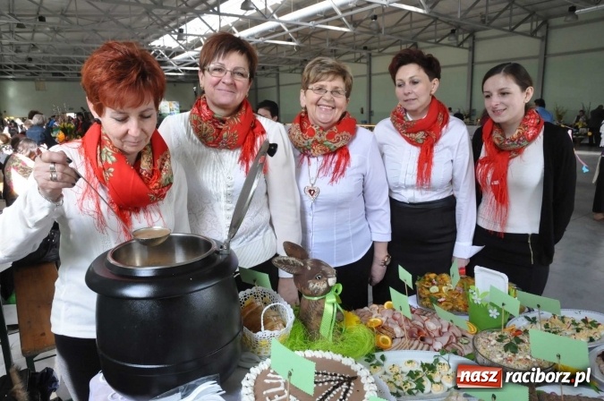 Zdjęcie w galerii na portalu naszraciborz.pl: Same smakołyki na pietrowickich stołach - powiatowy konkurs potraw regionalnych wiadomości z regionu