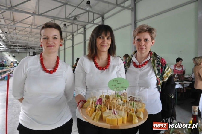 Zdjęcie w galerii na portalu naszraciborz.pl: Same smakołyki na pietrowickich stołach - powiatowy konkurs potraw regionalnych wiadomości z regionu