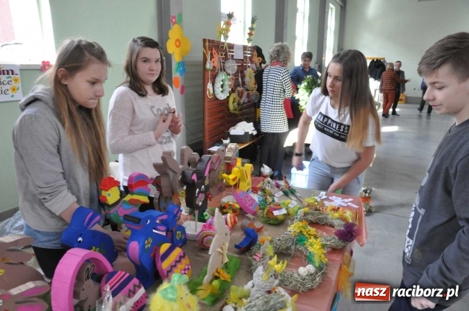 Zdjęcie w galerii na portalu naszraciborz.pl: Same smakołyki na pietrowickich stołach - powiatowy konkurs potraw regionalnych wiadomości z regionu