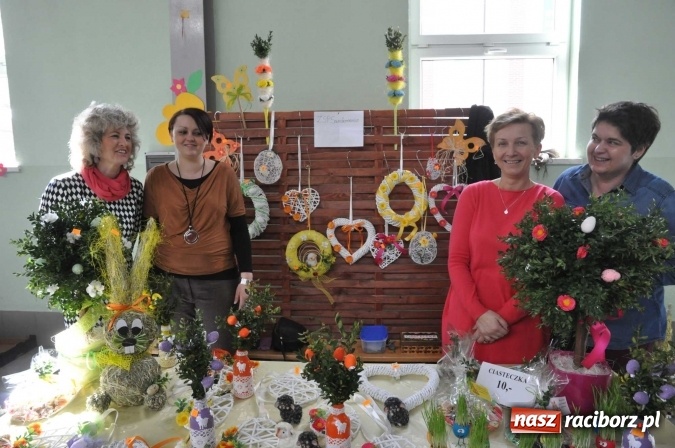 Zdjęcie w galerii na portalu naszraciborz.pl: Same smakołyki na pietrowickich stołach - powiatowy konkurs potraw regionalnych wiadomości z regionu