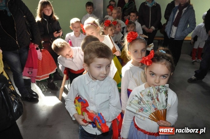 Zdjęcie w galerii na portalu naszraciborz.pl: Same smakołyki na pietrowickich stołach - powiatowy konkurs potraw regionalnych wiadomości z regionu