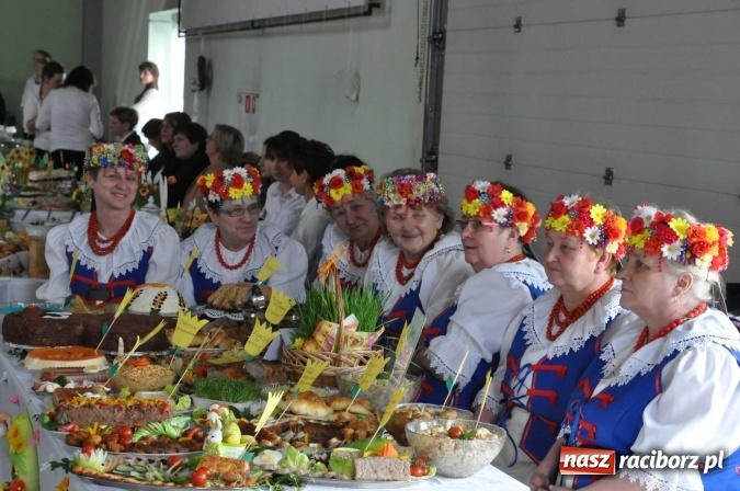Zdjęcie w galerii na portalu naszraciborz.pl: Same smakołyki na pietrowickich stołach - powiatowy konkurs potraw regionalnych wiadomości z regionu